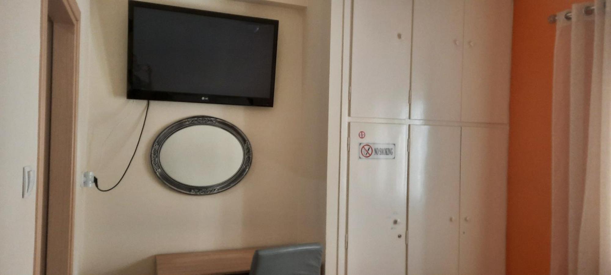 Livia'S Room To Ampelokipi Metro Airport Line アテネ エクステリア 写真